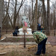 Ремонт братской могилы воинов в д. Власово