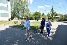 Заместитель главы округа проверил качество уборки территорий в деревне Савостино